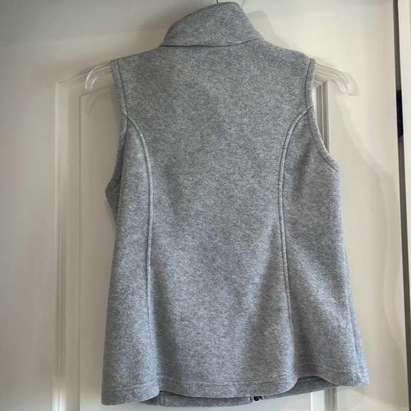 💜🤍 Columbia Fleece Vest 🤍💜 - Picture 3 of 4